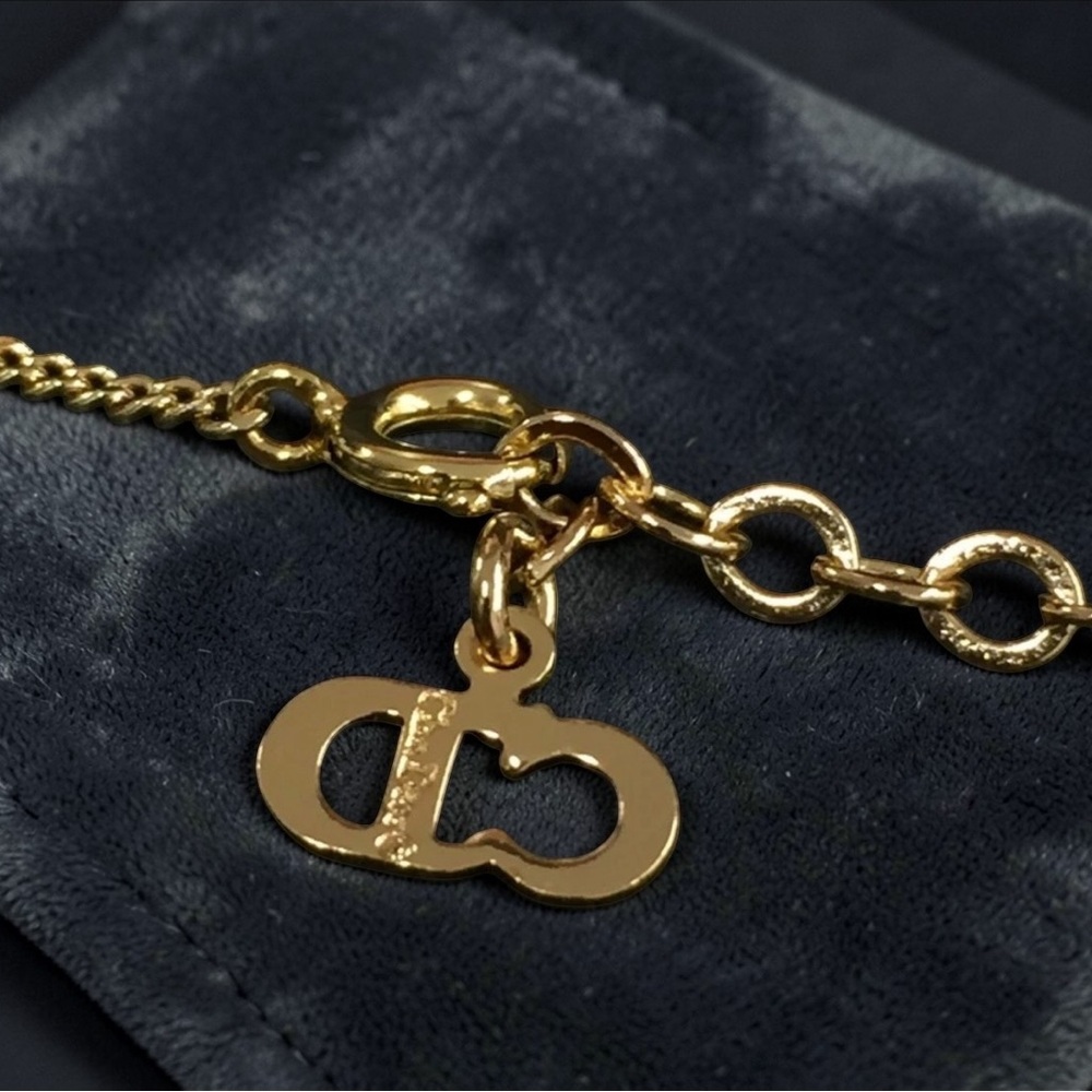 ✨🛍️ Christian Dior Gold-Tone Rhinestone CD Logo Teardrop Pendant Necklace - Picture 5 of 6